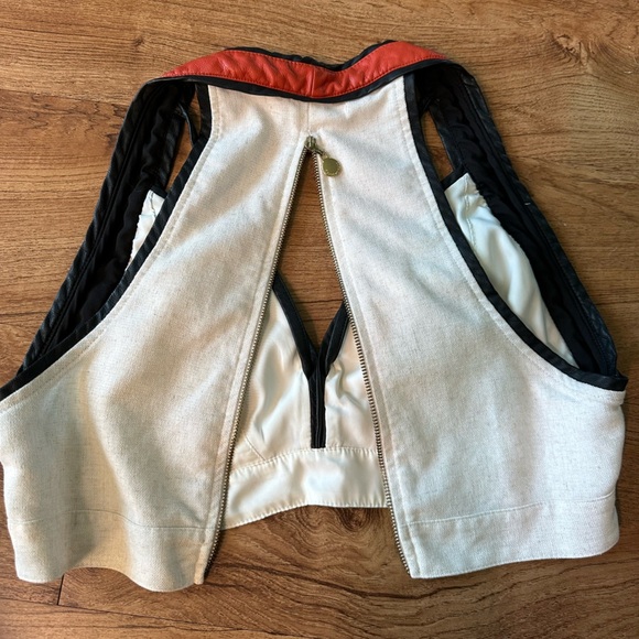 Acostamento Women’s faux leather & faux Linen mixed media cropped top. Medium. - Picture 10 of 12